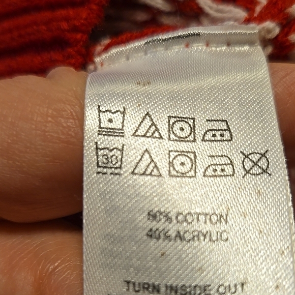 Tahari Red Sweater Nordic Snowflake Pattern Size 12 Months - Picture 4 of 4